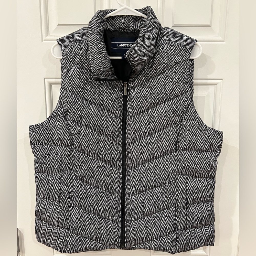 Lands End Herringbone Vest black & White -size large. 22 3/4 inches pit to pit